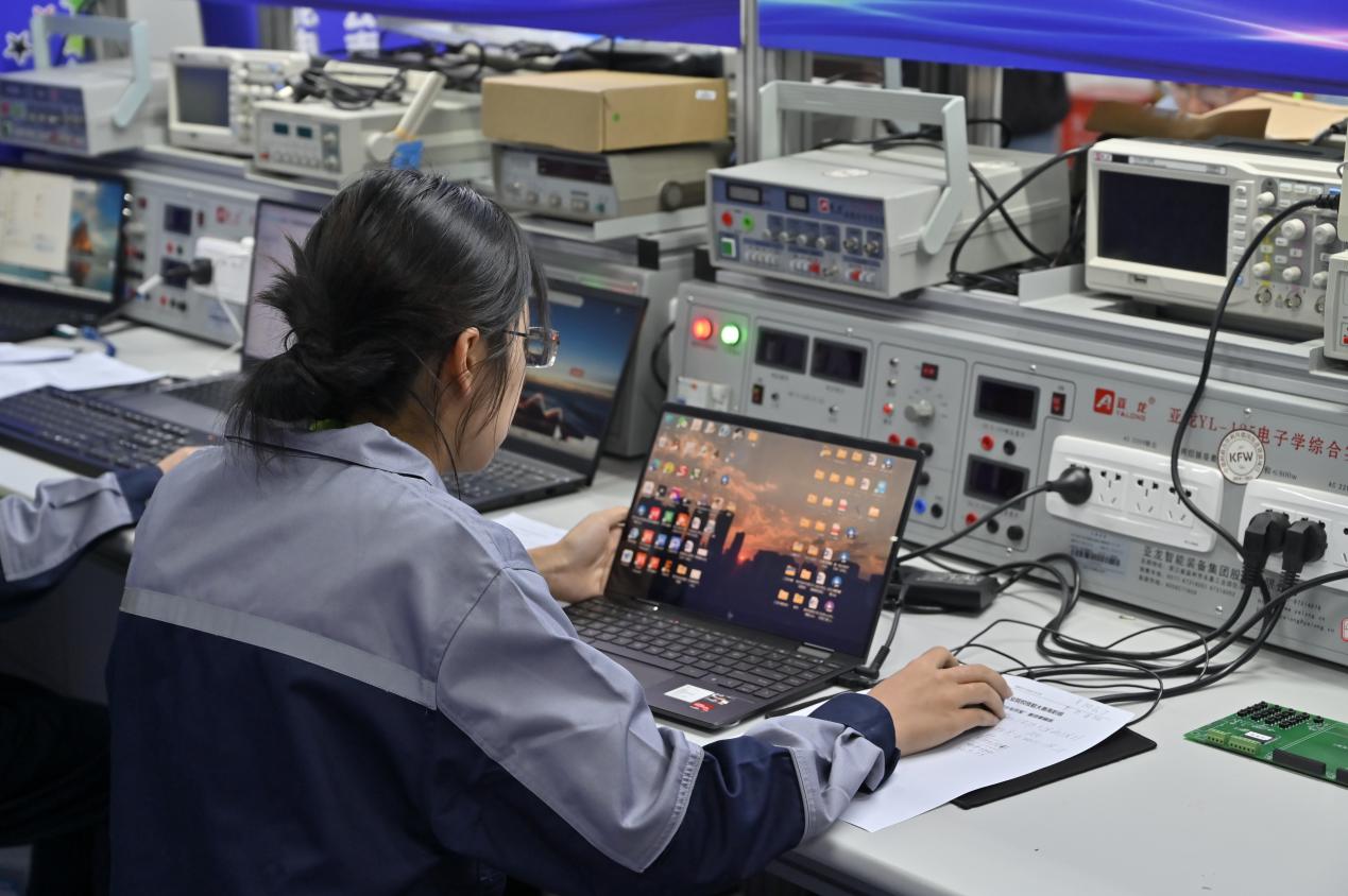 我校成功承辦2023年云南省職業院校技能大賽“智能電子產品設計與開發”賽項，以賽促學助推技術人才培養
